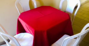 Aluguel de Mesa com 4 Cadeiras