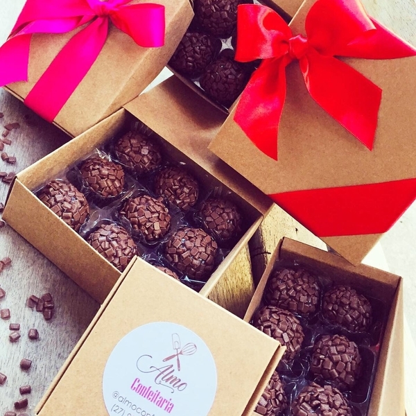 Caixa com 4 brigadeiros