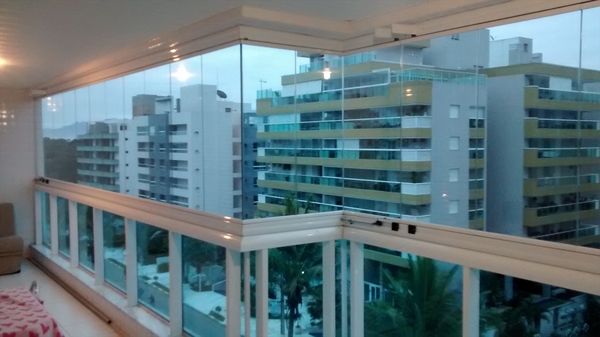 Envidraçamento de Sacadas